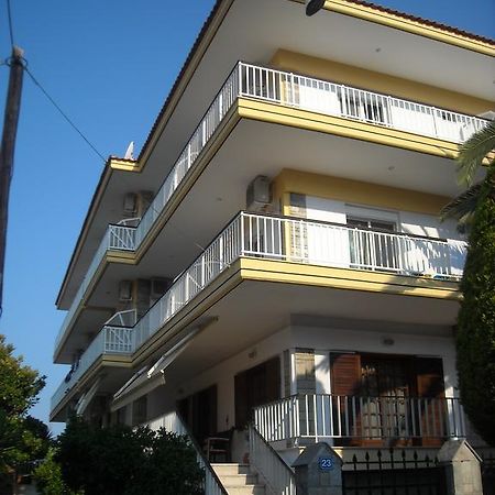 Iris Hotel Nea Kallikrateia Exterior photo