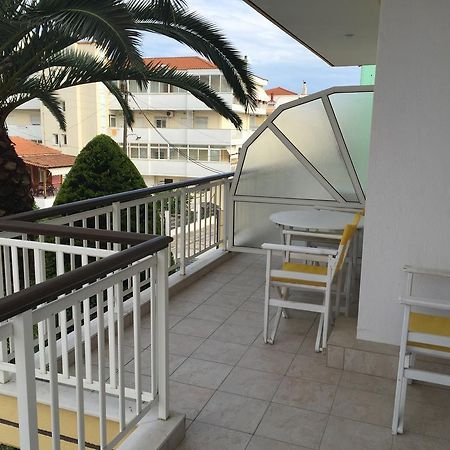 Iris Hotel Nea Kallikrateia Exterior photo