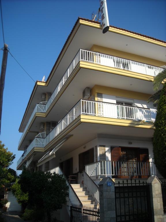 Iris Hotel Nea Kallikrateia Exterior photo