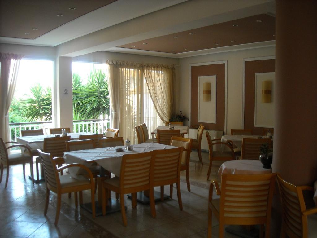 Iris Hotel Nea Kallikrateia Exterior photo